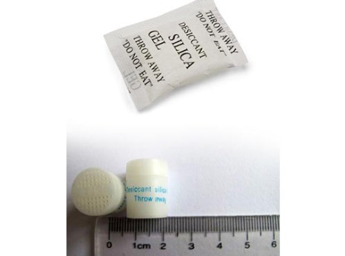 Silica gel canisters and sackets